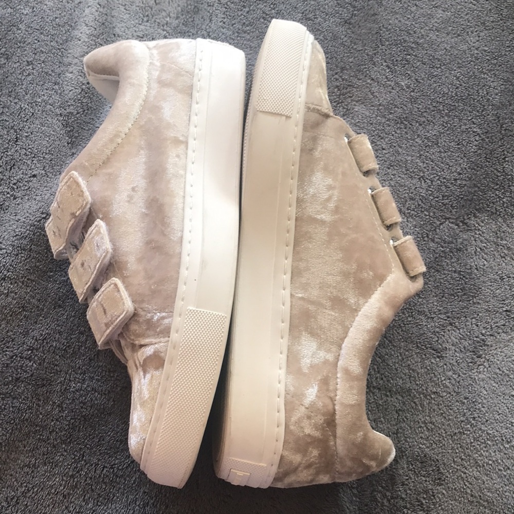 Katy Perry Velvet Sneakers “The Brielle” Tan Ivory Cream Women Size 7.5 - Picture 5 of 12